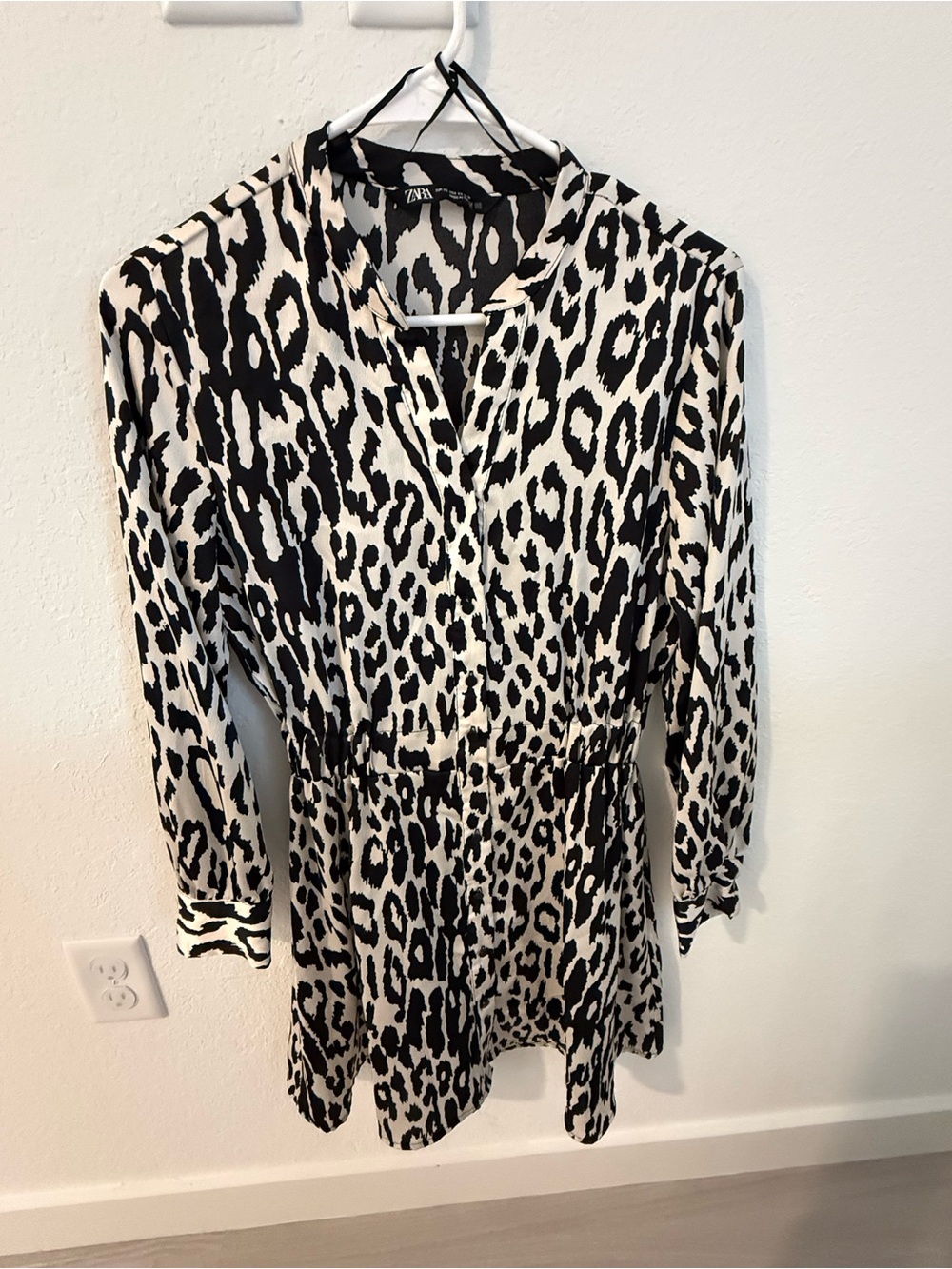 Zara Black and White Animal Print Sleeved Top
